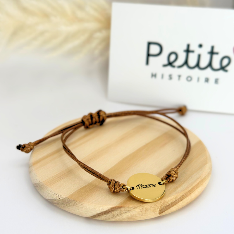 Bracelet personnalisé – Médaille ronde – Or – Cordon marron